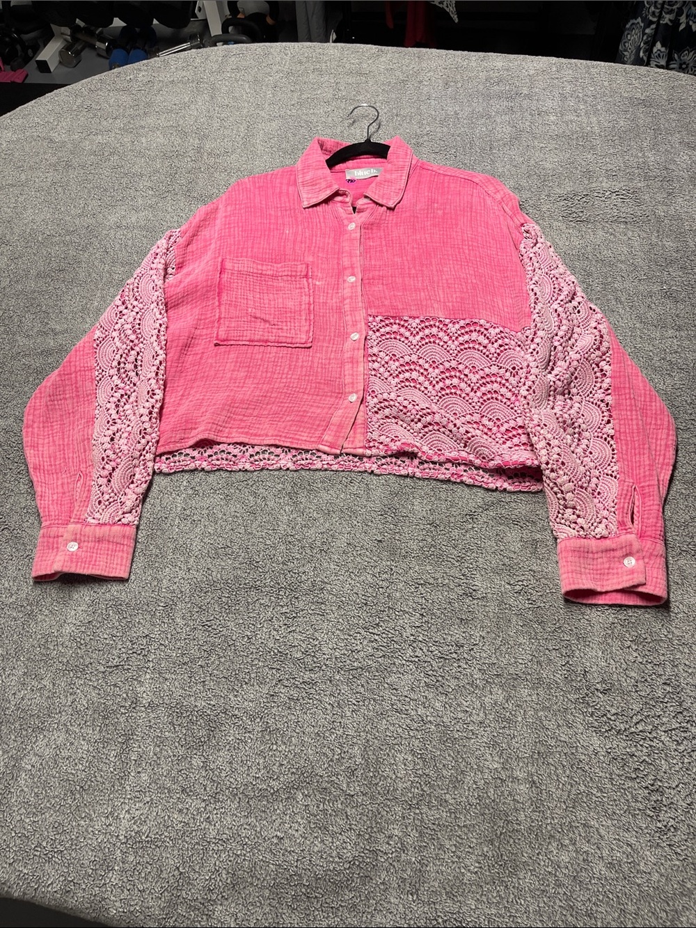 Cropped Pink Button-Down Shirt with Lace-Sleeve Detail